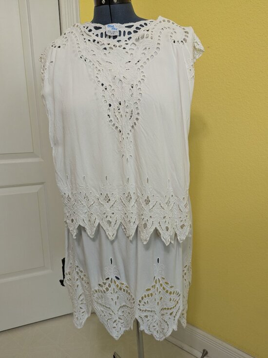 Blue Sky Dresses & Skirts - Blue Sky white Handmade cutwork blouse and matching skirt, small